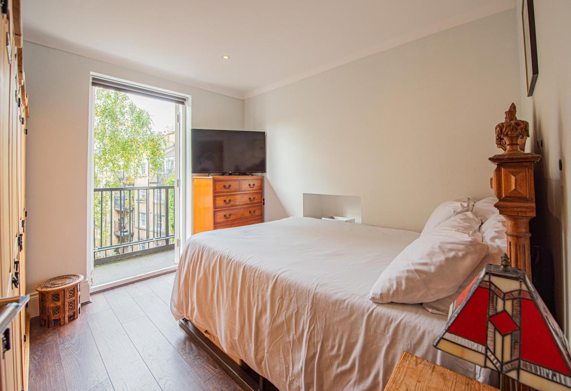 Stylish 1-Bed Flat In Soho - Prime Central Лондон Экстерьер фото